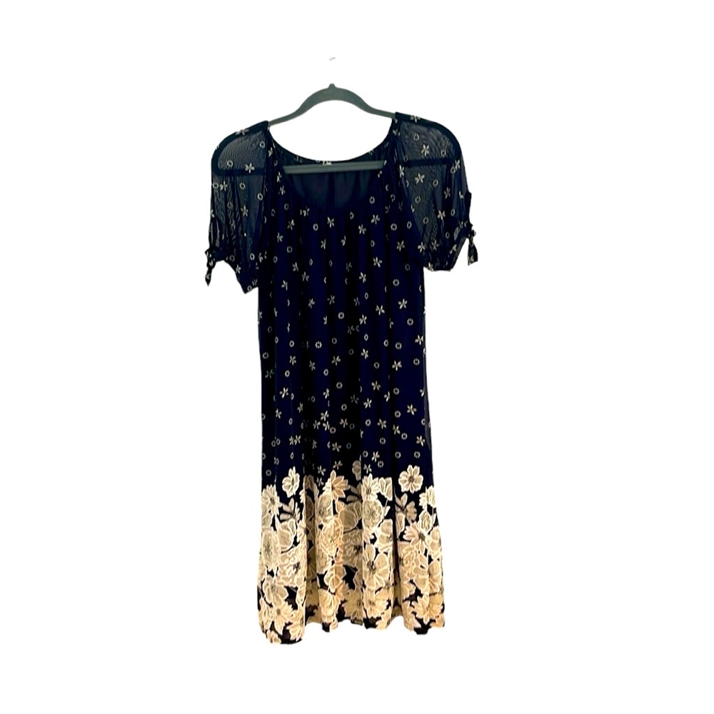 Very nice all around all purpose dress… Small pattern/large pattern,Sz PL, cute